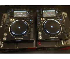 Pioneer CDJ 3000, Pioneer CDJ 2000NXS2, Pioneer DJM 900NXS2 , Pioneer DJ DJM-V10 DJ Mixer